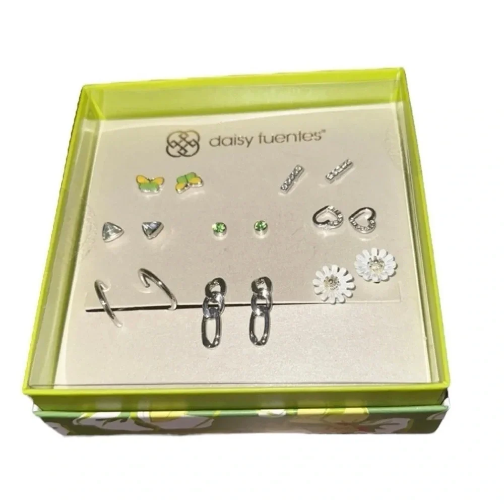 2 NEW Box Sets of Earrings - Daisy Fuentes and MixIt Sensitive Ears - Picture 2 of 14